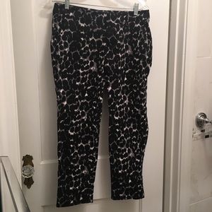 Old Navy Mid-Rise Trousers - Leopard Print Size 6P